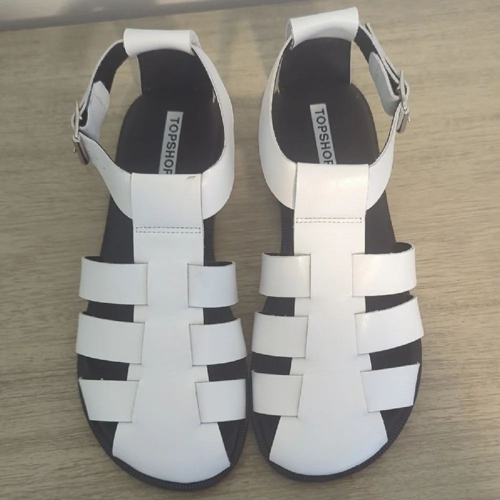 Topshop Babs Premium Fisherman Sandals In white - Picture 5 of 16